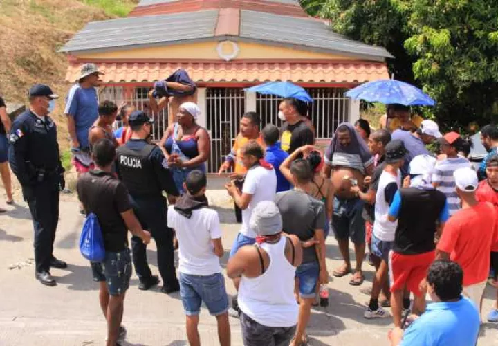 Hay personas en Panamá que todavía se quejan de que no han recibido ayuda económica del Estado. 