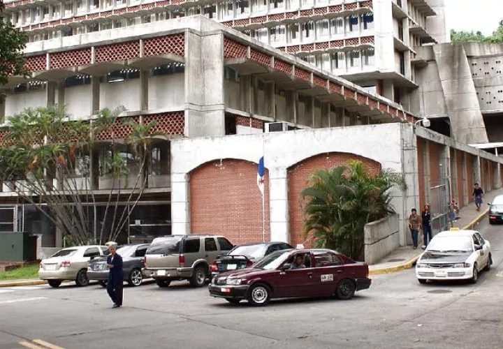 Solo en el Instituto Oncológico Nacional son referidos por año tres mil nuevos casos de cáncer. Archivo.