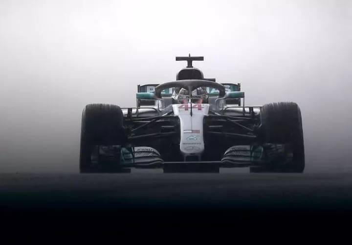 El  británico Lewis Hamilton en su auto. Foto:AP