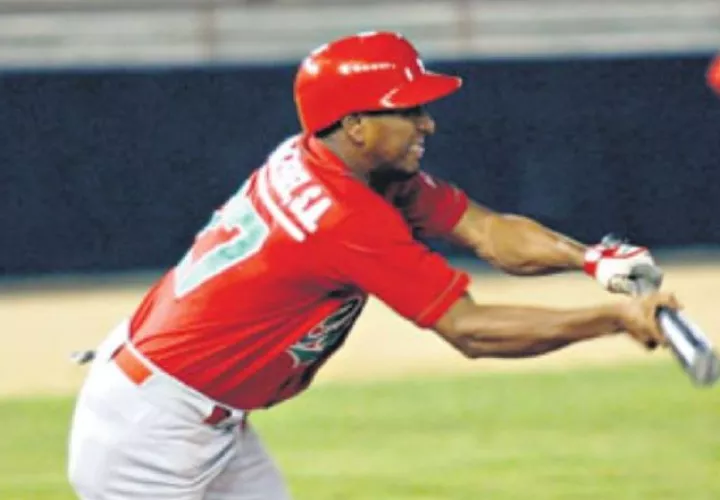 Rodolfo Aparicio jugó 22 temporadas con Chiriquí en el béisbol mayor. Foto:Archivo