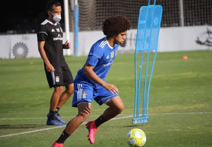 Carrasquilla durante los entrenamientos del Cartagena, luego de su regreso a la cancha, debido al COVID-19. Foto:FCCartagena_efs