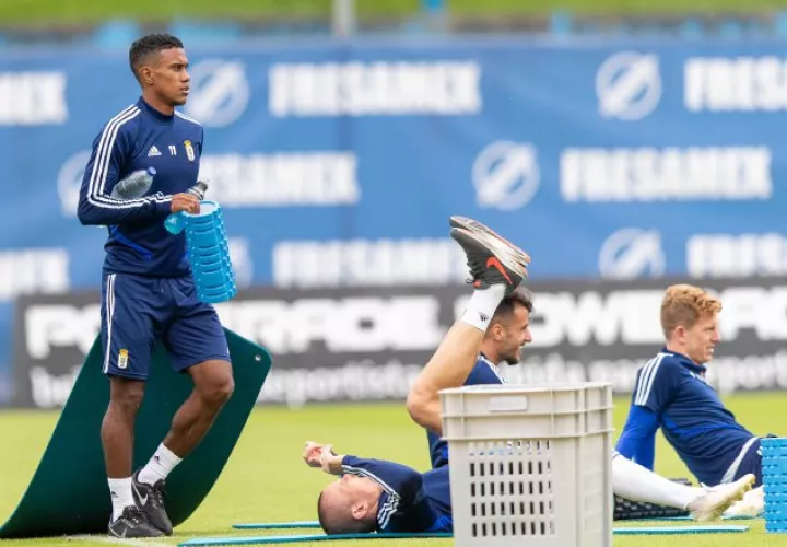 Édgar Yoel Bárcenas en los entrenamienos de Real Oviedo. Foto:@RealOviedo