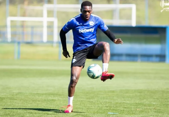 José Luis Rodríguez en los entrenamientos con Alavés.