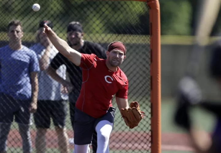 Justin Shaf lanzador de los Rojos de Cincinnati Reds durante los entrenamientos esperando que el beísbol pueda regresar. Foto:AP