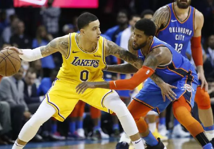 Kyle Kuzma (0) de los Lakers. Foto: AP