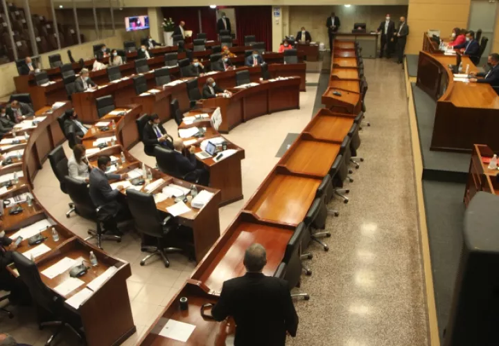 Dos diputados deben hacer su intervención hoy en la segunda vuelta de las sesiones extraordinarias. Víctor Arosemena 