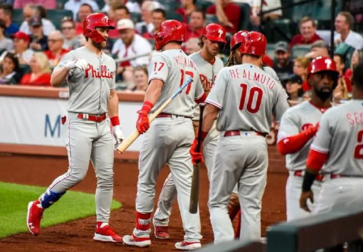 Jugadores de los Filis de Filadelfia.  Foto: @Phillies