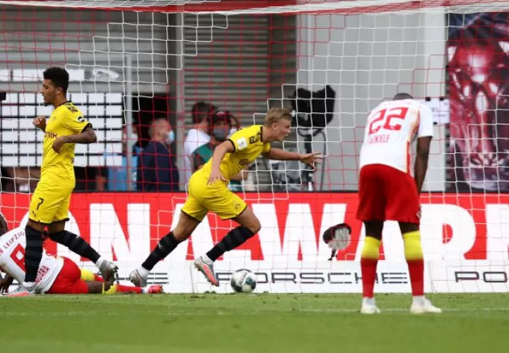 El  Dortmund se quedó con la segunda plaza de la liga alemana. EFE