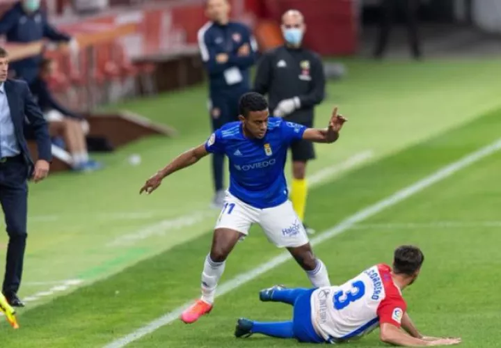 Édgar Yoel Bárcenas en el partido contra Sporting de Gijón en la segunda división de España. @yoelbar23