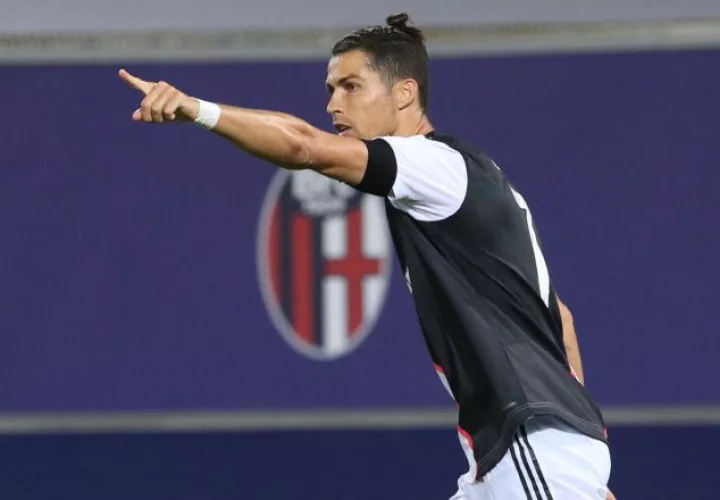 Cristiano Ronaldo festeja su gol. Foto:EFE