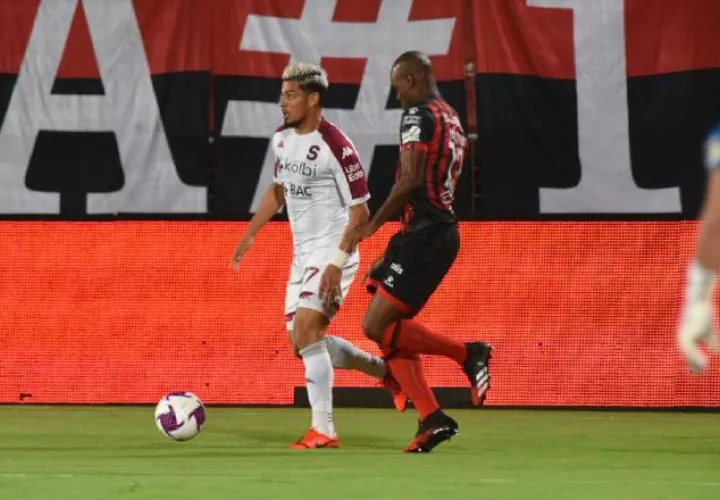 Adolfo Machado cree que Alajuelense puede remontar al Saprissa. Foto:Twitter
