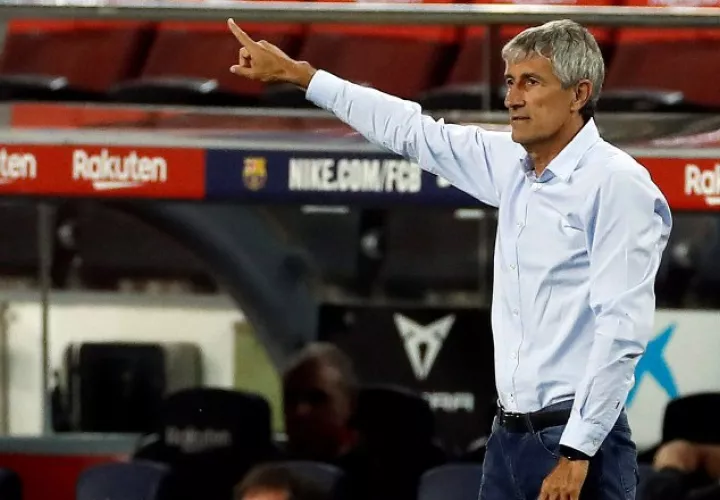 El técnico del FC Barcelona, Quique Setién. Foto:EFE