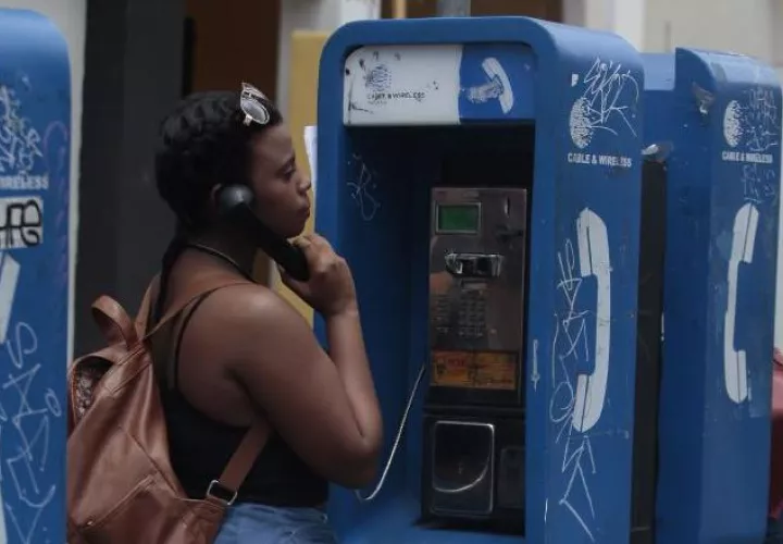 Teléfonos públicos son vandalizados con frecuencia. 