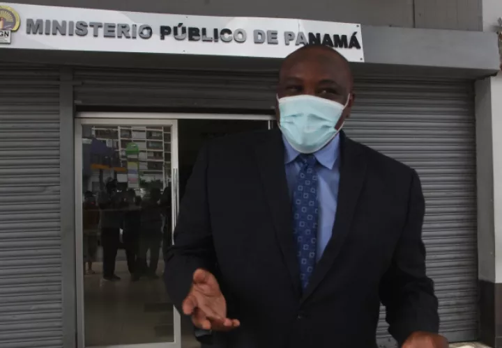 El abogado Jarvis presenta denuncia ante Fiscalía Anticorrupción. 