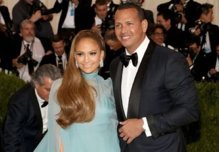 Jennifer López y Alex Rodríguez se han mostrado en comprar a los Mets de Nueva York. Foto:EFE