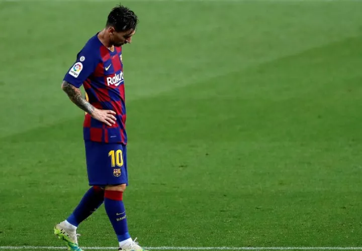 El capitán Leo Messi del Barcelona lamenta la mala temporada de su equipo. Foto:EFE
