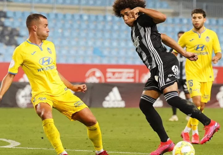 Adalberto Carrasquilla en el partido contra Atlético Baleares. Fotos@FCCartegena_Efesé/@rfef