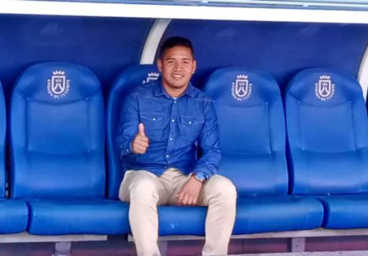 Luis Rojo, entrenó con las diferentes categorías y al equipo principal del Tenerife durante su estadía en la isla. Cortesía