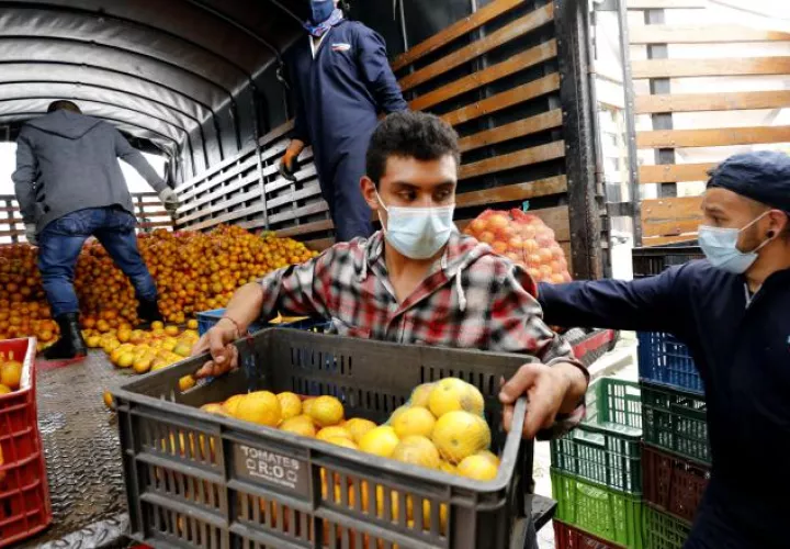 Las canastas  tenían un costo de $27. EFE