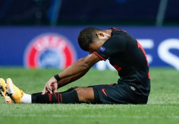 Renan Lodi lamenta la eliminación del Atlético Madrid. Foto:EFE