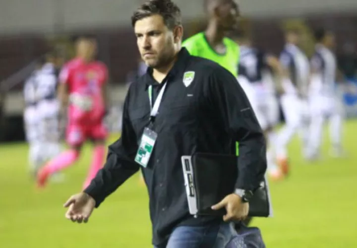 Ángel Sánchez dirigió a Costa del Este. Foto:Anayansi Gamez
