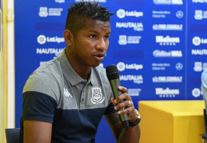 Fidel Escobar fue presentado recientemente en el Alcorcón. Foto:@AD_Alcorcon