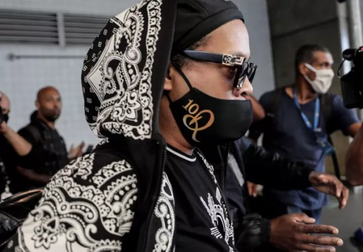 Ronaldinho llega a Río de Janeiro. Foto:EFE