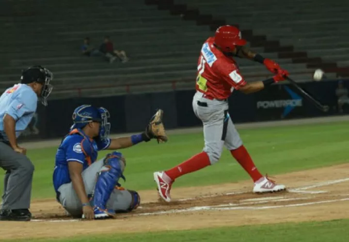 El béisbol mayor podría iniciar el 9 octubre. Foto:Anayansi Gamez