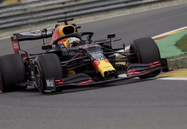 El piloto holandés Max Verstappen durante los entrenamientos. Foto:EFE
