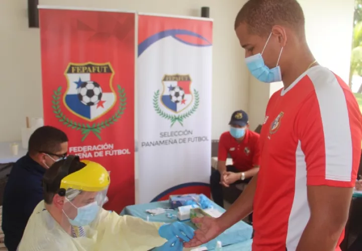 Los jugadores realizaron sus test de la COVID-19. Foto:Fepafut