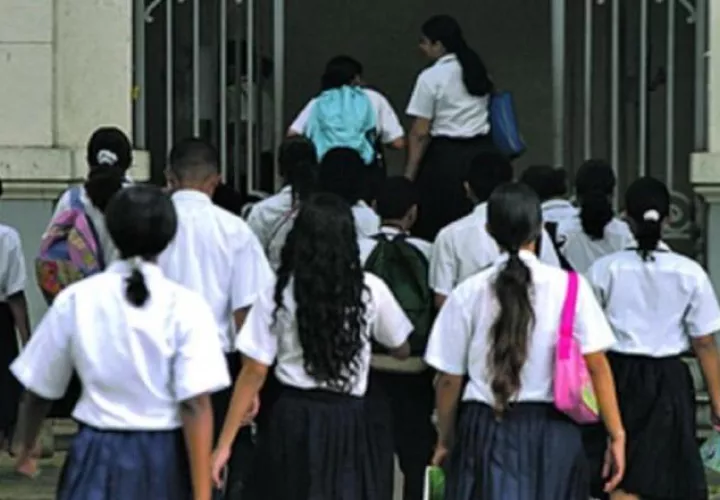 El Meduca asegura que la gran mayoría de los estudiantes a nivel nacional se ha logrado conectar a la educación a distancia. 
