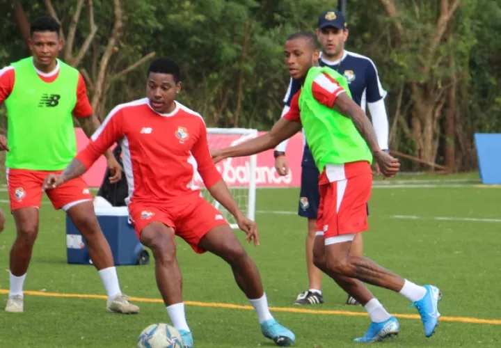 La plantilla de jugadores convocados seguirán entrenando en la 'burbuja' en  Coclé. Foto:Fepafut