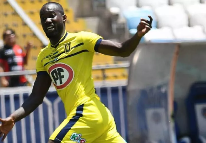 Cecilio Waterman es el máximo goleador en Chile. Foto: @FutbolUdeC ·