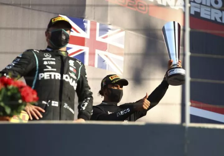 Lewis Hamilton se impuso en la carrera del Gran Premio de la Toscana. Foto: EFE