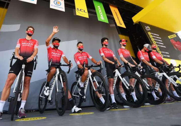 Equipo Arkéa-Samsic, donde milita el colombiano Nairo Quintana. Foto:EFE