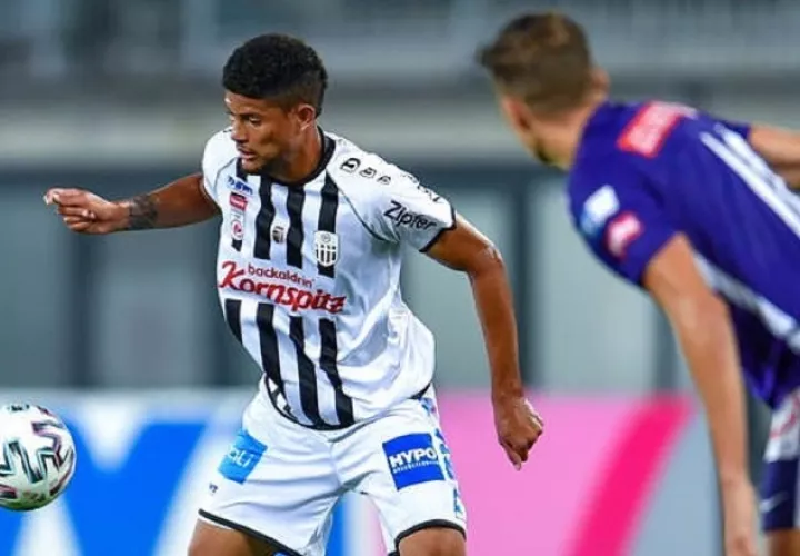 Andrés Andrade del Lask Linz de Austria debutó en un torneo europeo contra Manchester United. Foto:@aandrade_1698