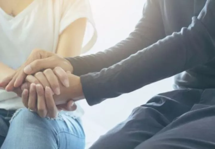Se garantiza el acceso universal a la salud mental.