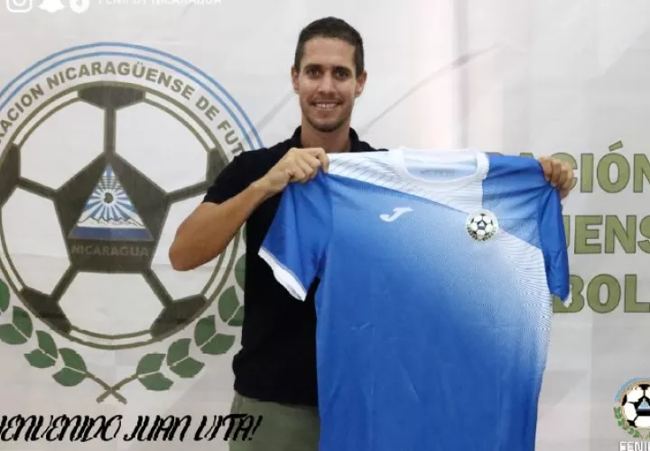 Juan Vita es técnico de Nicaragua. Foto:Twitter