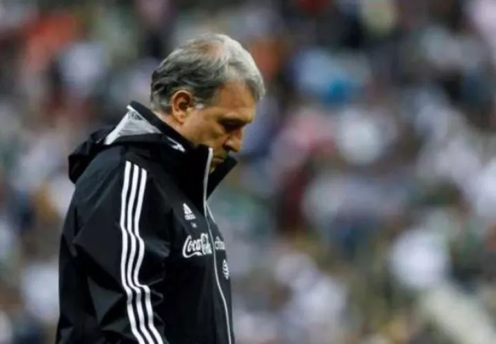 El  'Tata' Martino, entrenador de la selección mexicana. Foto:EFE