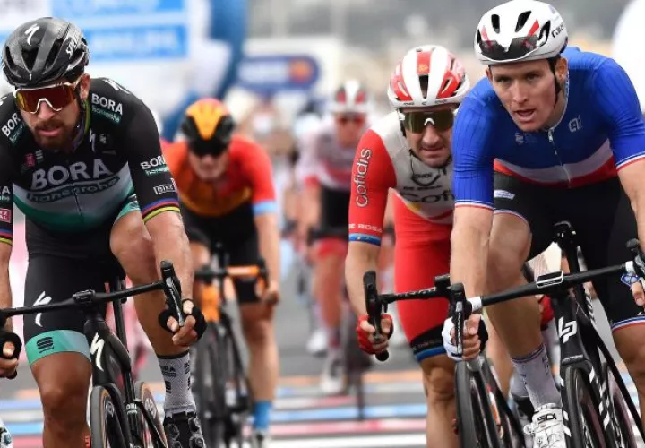 Peter Sagan (izq.). Foto:EFE