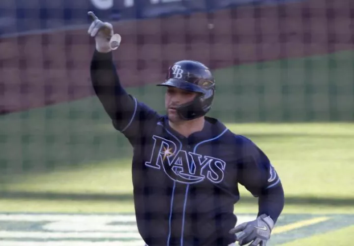 Mike Zunino  de Tampa Bay festeja su jornrón. Foto: EFE