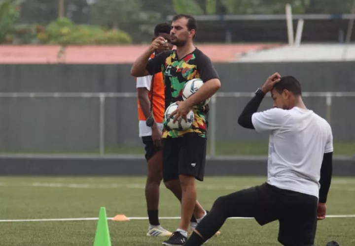 Patricio Sampó en los entrenamientos de Chiriquí. Foto:@Atle_Chiriquí