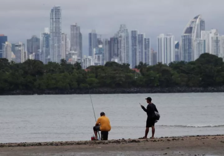 Una vez se anunció la apertura de las playas, las personas aprovecharon para recuperar la rutina perdida. EFE