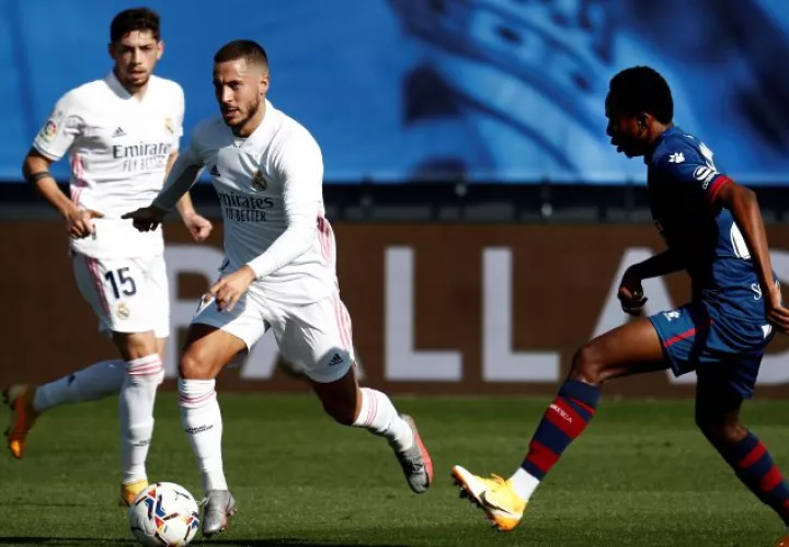 Hazard volvió a vestir la camiseta del Real Madrid por primera vez, como titular, esta temporada. EFE