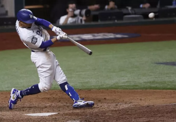 Mookie Betts  ayudó a los Dodgers a conseguir un título de Serie Mundial. Foto:EFE