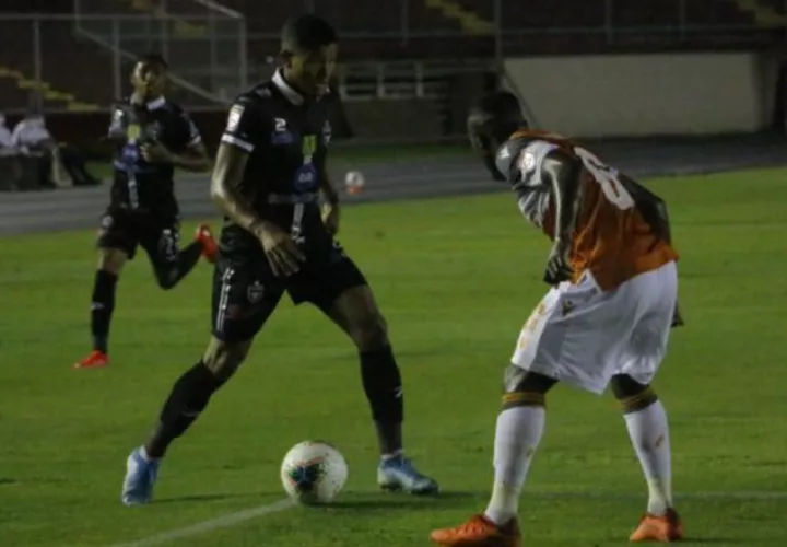 Tauro perdió con el Forge de Canadá. Foto:@TauroFC
