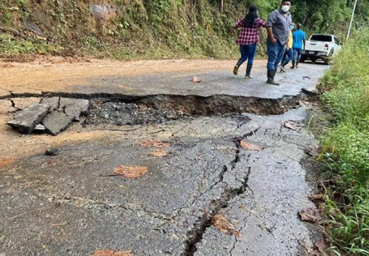 Muchas áreas están incomunicadas todavía, debido a las inclemencias del huracán Eta.