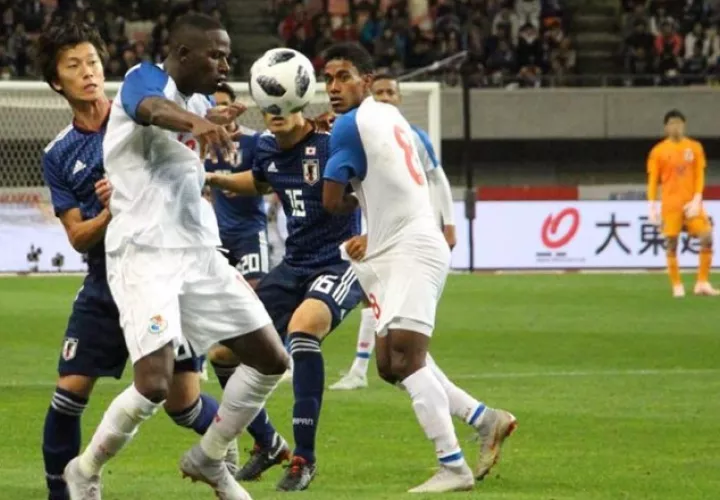 Abdiel Arroyo (izq.) y Édgar Yoel Bárcenas (der.) en el partido ante Japón. Foto:Fepafut