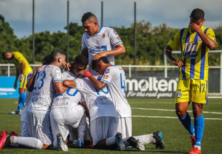 Jugadores del Sporting San Miguelito, festejan. Foto:@LPF