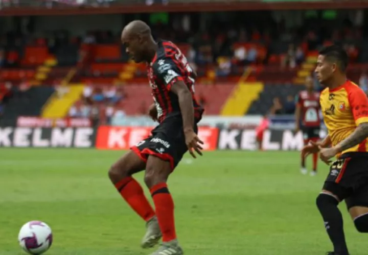 Adolfo Machado, campeón con Alajuelense. Foto:Twitter